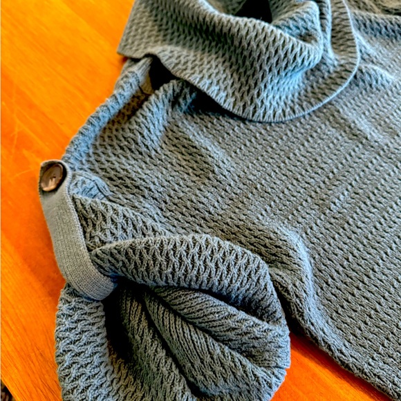 Sweater!! 👀 - Picture 5 of 5